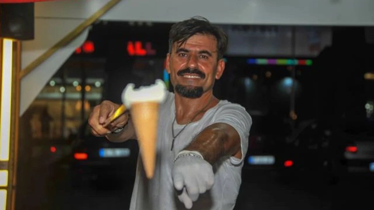 Çılgın Dondurmacı Dükkanı Nerede, Hangi Şehirde? Çılgın Dondurmacı Mehmet Dinç Aslen Nereli, Kaç Yaşında?
