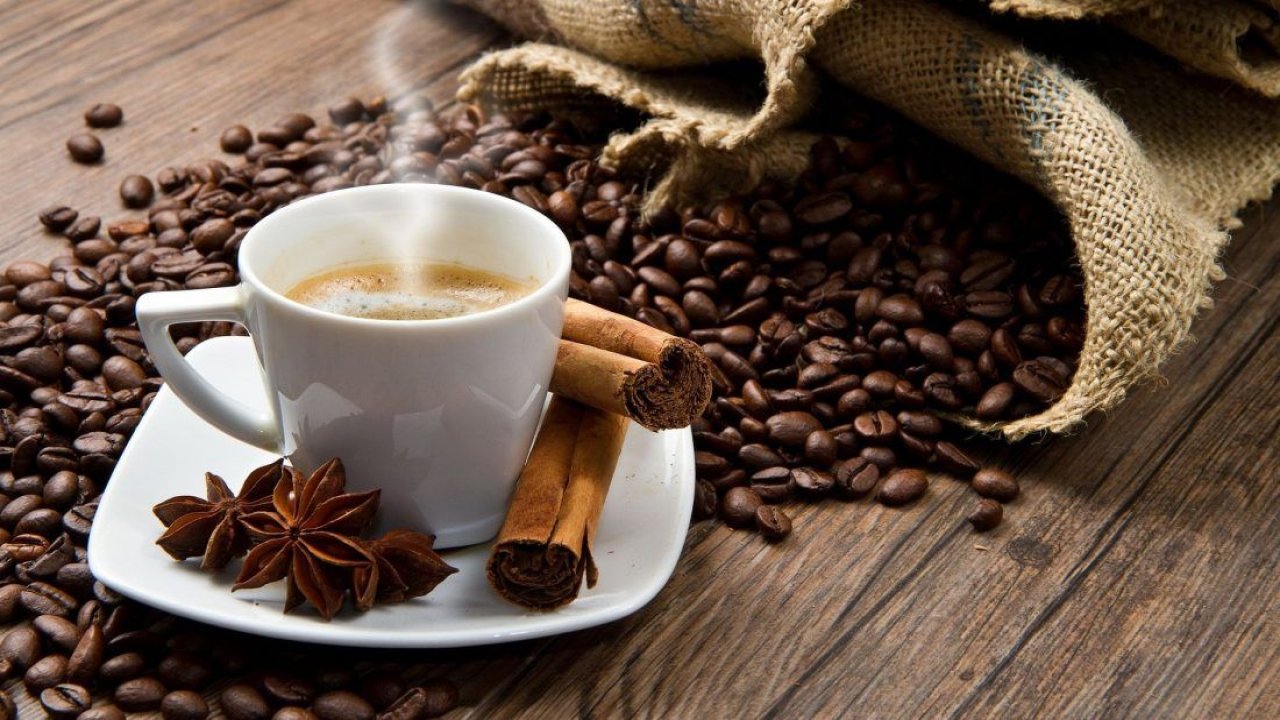 Kalp Çarpıntısı nedir? sebepleri Nelerdir?  Aşırı Kafein Tüketimi Çarpıntıya Neden Olabilir!