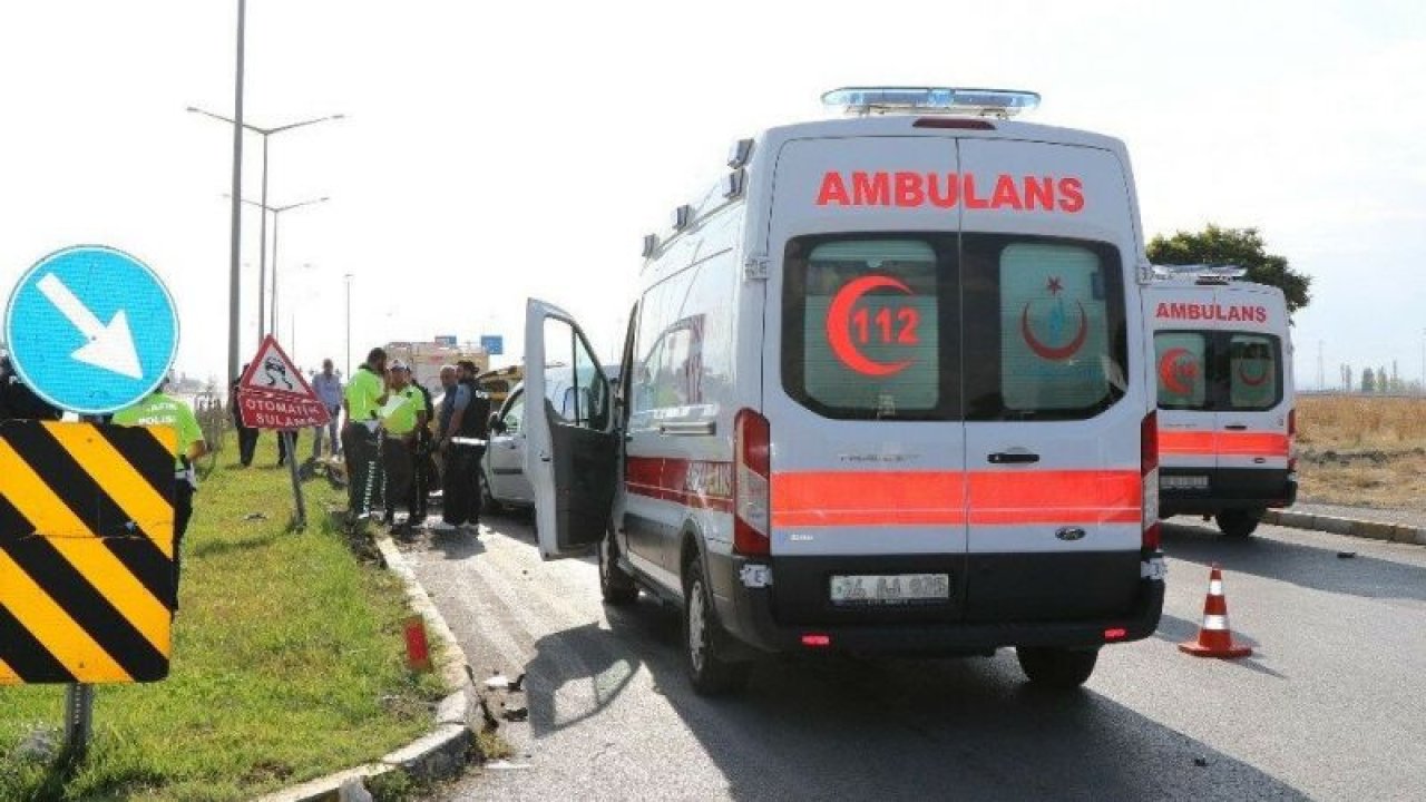Erzincan'da polis aracıyla taksi çarpıştı: 3 yaralı