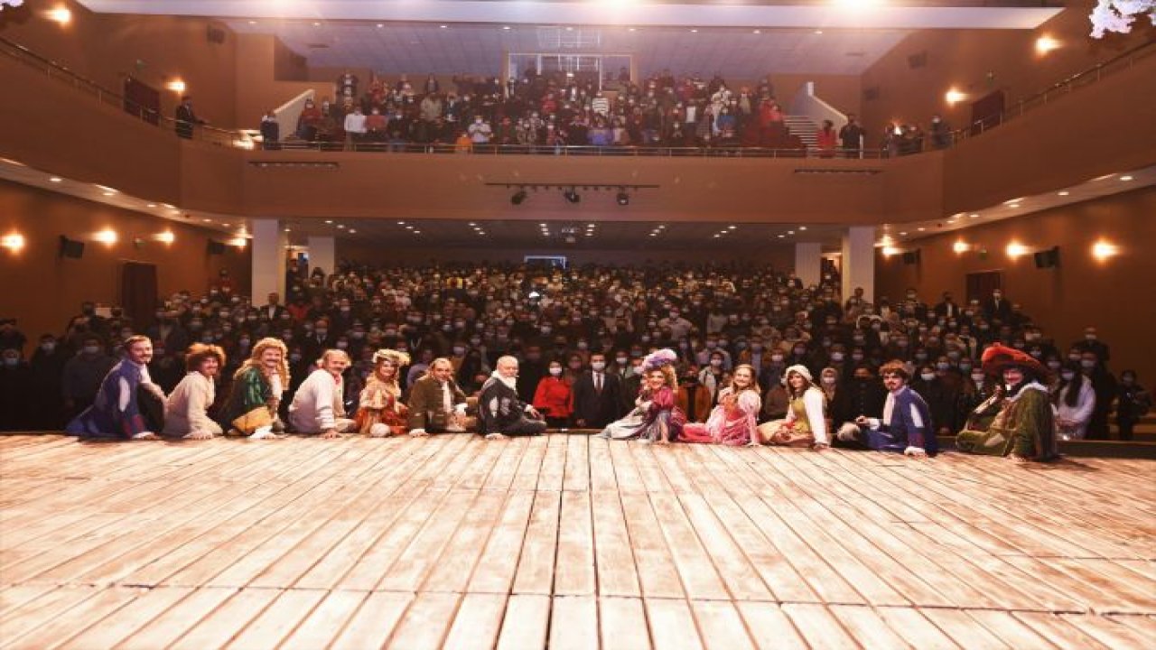 Devlet Tiyatroları Pursaklar Sahnesi’nde 7 Ayda 30 Bin Tiyatro Severi Ağırladı...