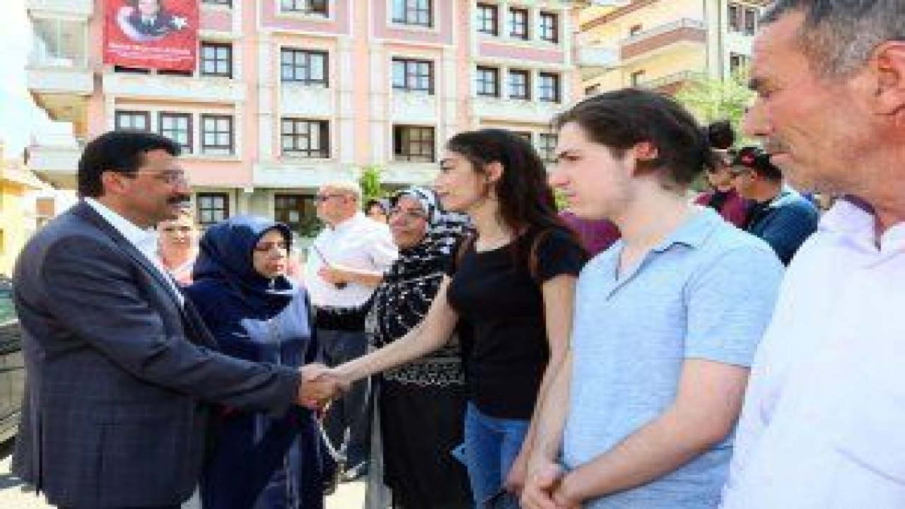 Keçiören, 15 Temmuz hain darbe girişiminin yıldönümünde vatan uğruna seve seve canını feda eden kahraman şehitlerini andı