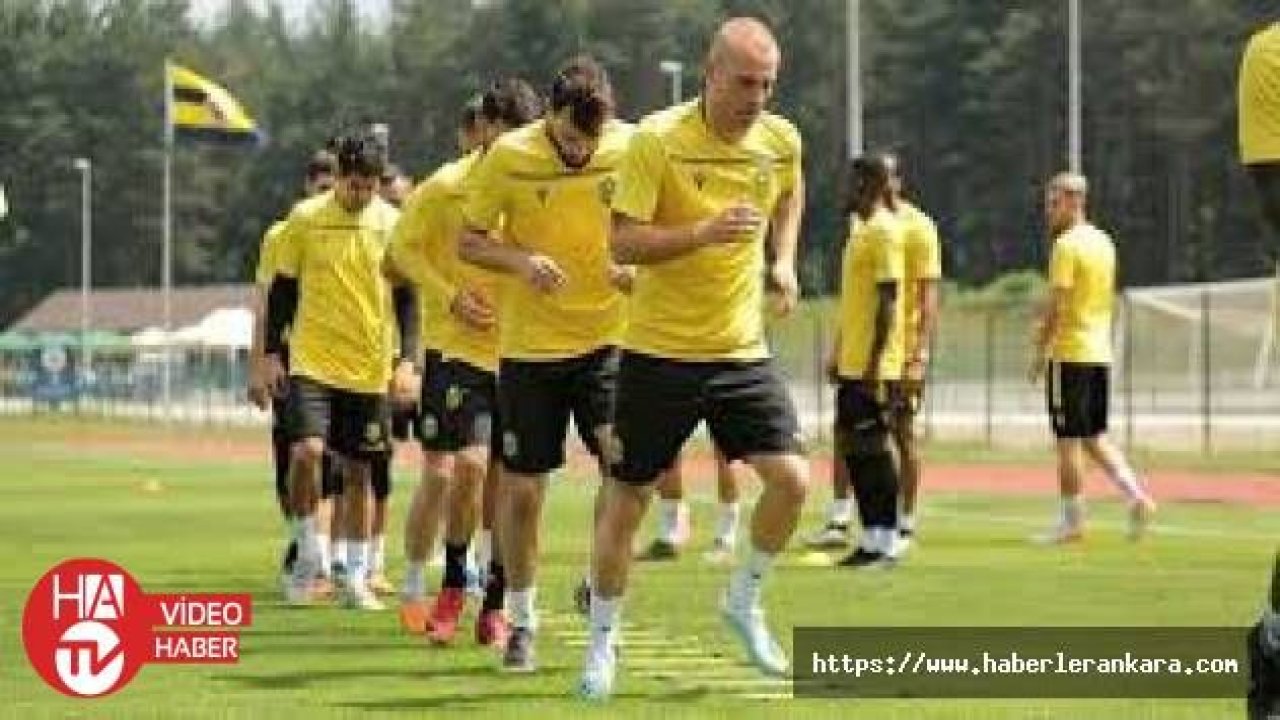 Yeni Malatyasporlu futbolculara oyun kuralları eğitimi