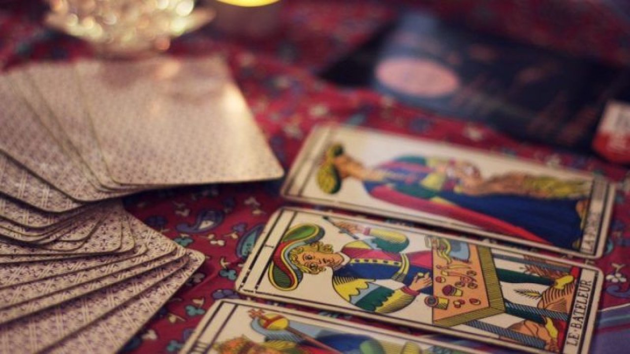 Tarot Falı Gerçek Mi? Tarot Falı Nasıl Bakılır, Neler Sorulur?