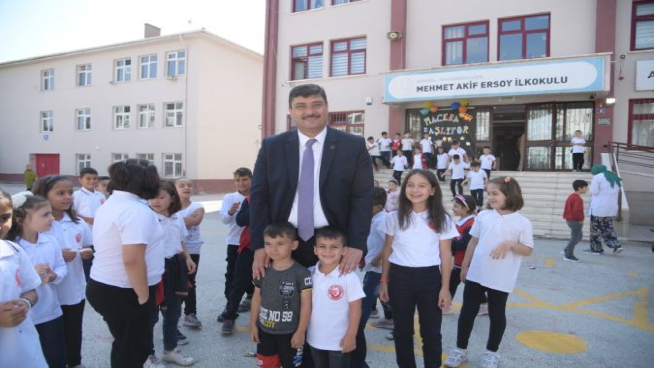 Başkan Oğuz’dan Öğrencilere Kırtasiye Seti ve Çanakkale Gezisi Müjdesi...
