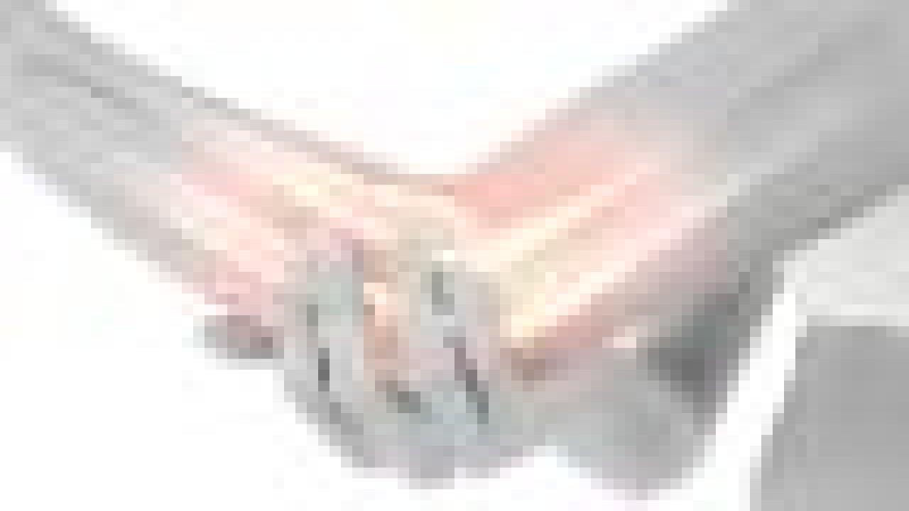 Dördüncü ve Beşinci El Parmağınızda Ağrı Varsa Dikkat! Dirsekte Sinir sıkışması Olabilir!