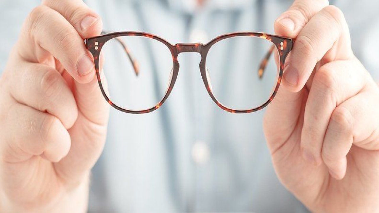 Gözlük Camı Seçerken Nelere Dikkat Edilmeli? İşte Göz Sağlığınız İçim Dikkat Edilmesi Gerekenler...