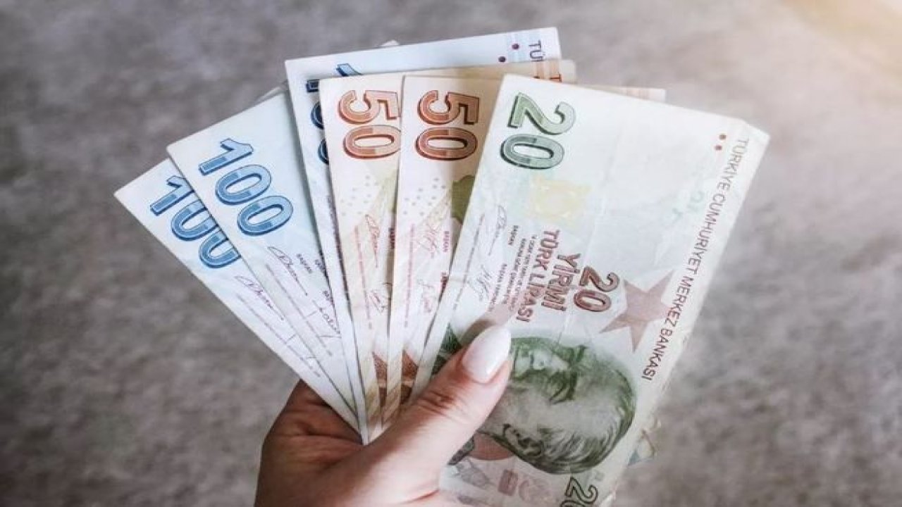 Milyonlarca Vatandaşa Geri Ödemesiz 1.611 Lira “Tık” Diye Yatıyor! Cepler Sonunda Paradan Dolup Taşacak; Bugün Başvuran Yarın PTT’den Çekiyor! Şartlar Belli Oldu…