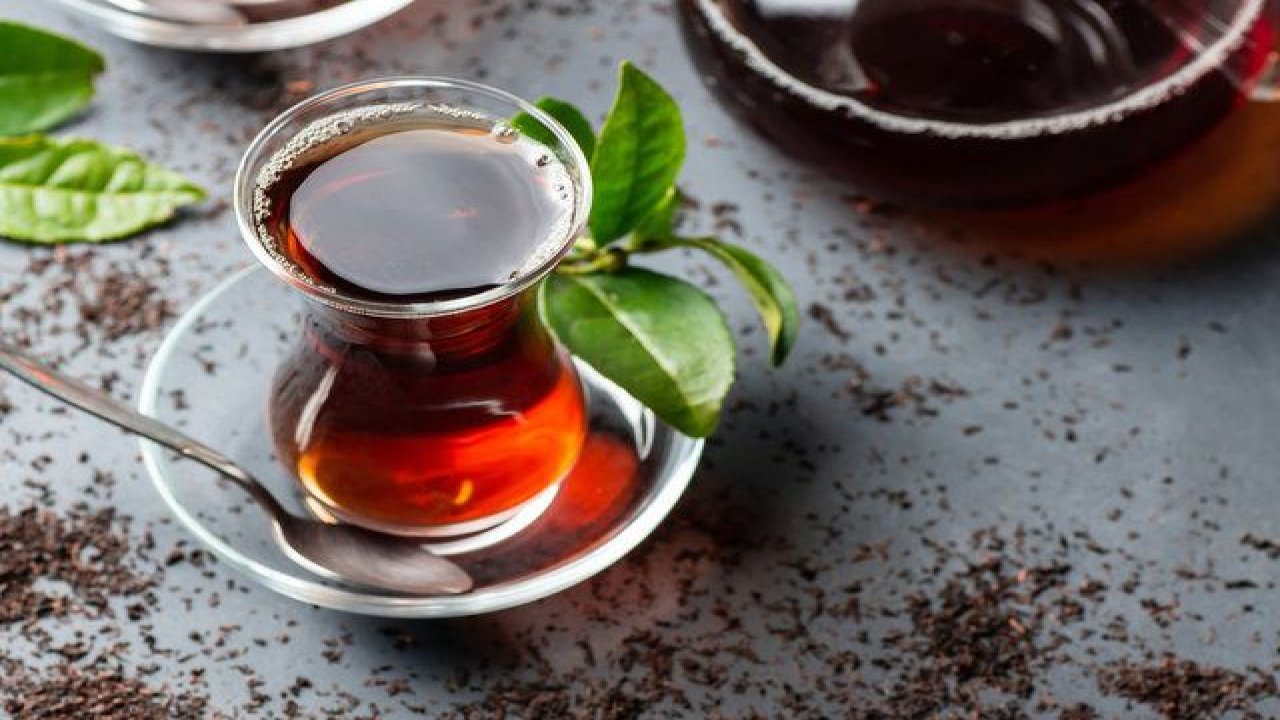 Çay Tiryakileri Toplanın! Yıllardır Çay Yerine Zehir İçiyorsunuz; Çay Demleme Öyle Yapılmaz Böyle Yapılır! “Dünya Varmış”