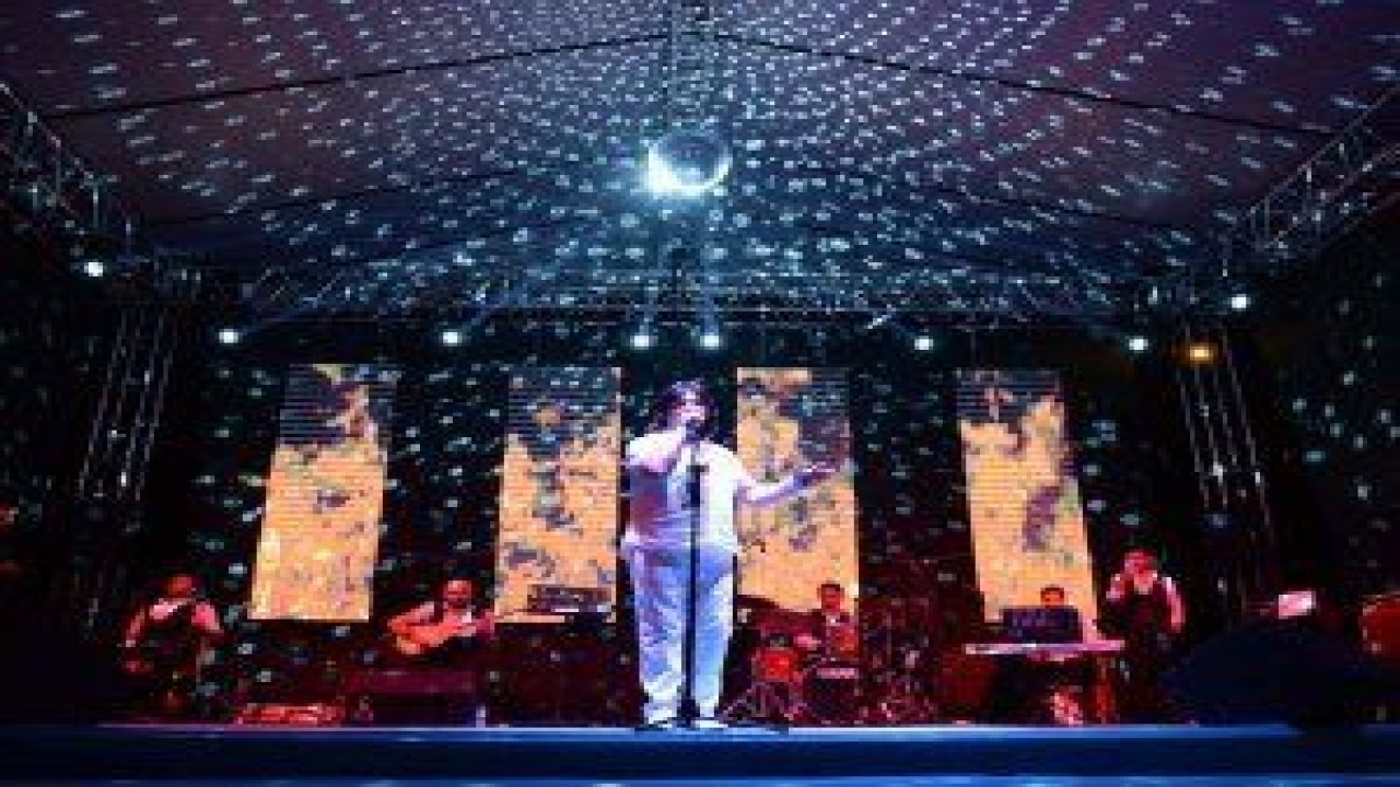 Pursaklar Belediyesi’nin Ramazan konserleri Sanatçı Ahmet Şafak’la final yaptı