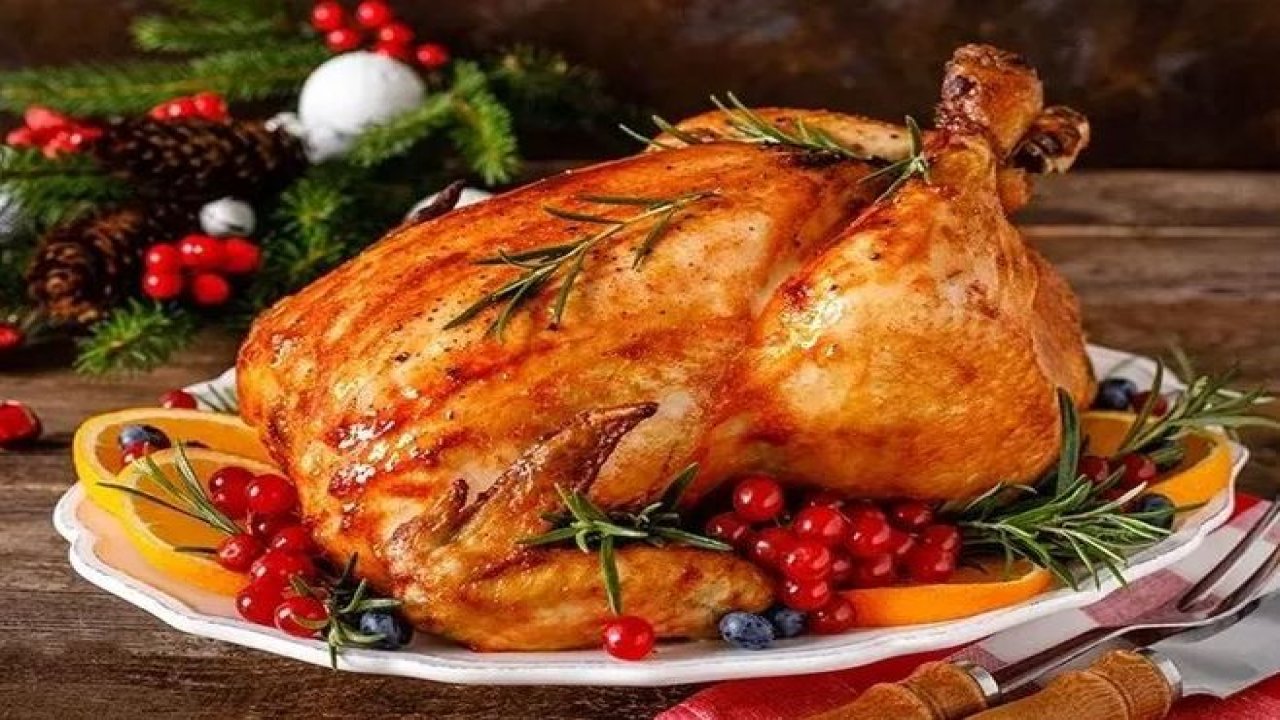 Yılbaşı Hindisine Zam Üstüne Zam! Bu Yıl Herkes Tavuk Yiyebilir… Kilosunu Rekor Kırıyor! Hindinin İyi Olduğu Nereden Anlaşılır?