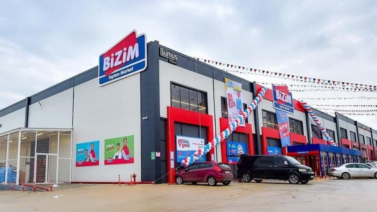 Fiyatlar Düştü: Çay 43 TL, Pirinç 38 TL, Sucuk 29 TL! Duyanlar Koşa Koşa Gidiyor! Bizim Market Daha Önce Böylesini Yapmamıştı!