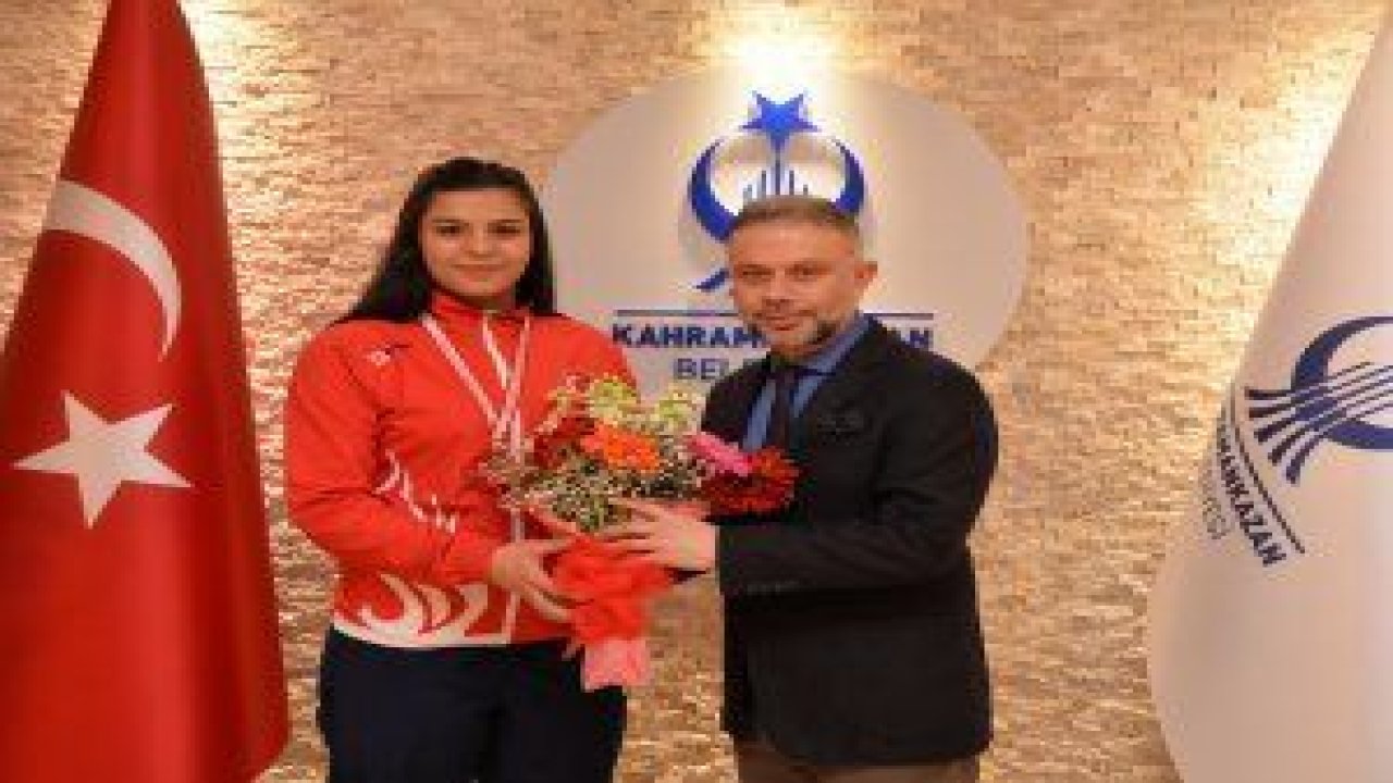 Dünya Gençler Halter Şampiyonası’nda yarışan Tuğçe Boynueğri, dünya üçüncüsü oldu