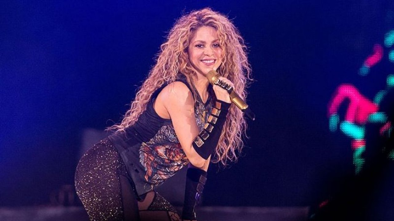 45’lik Shakira'nın Eski Sevgilisi Pique’ye Şarkılı Göndermesi Hit Oldu! Youtube’da 65 Milyon İzlendi…