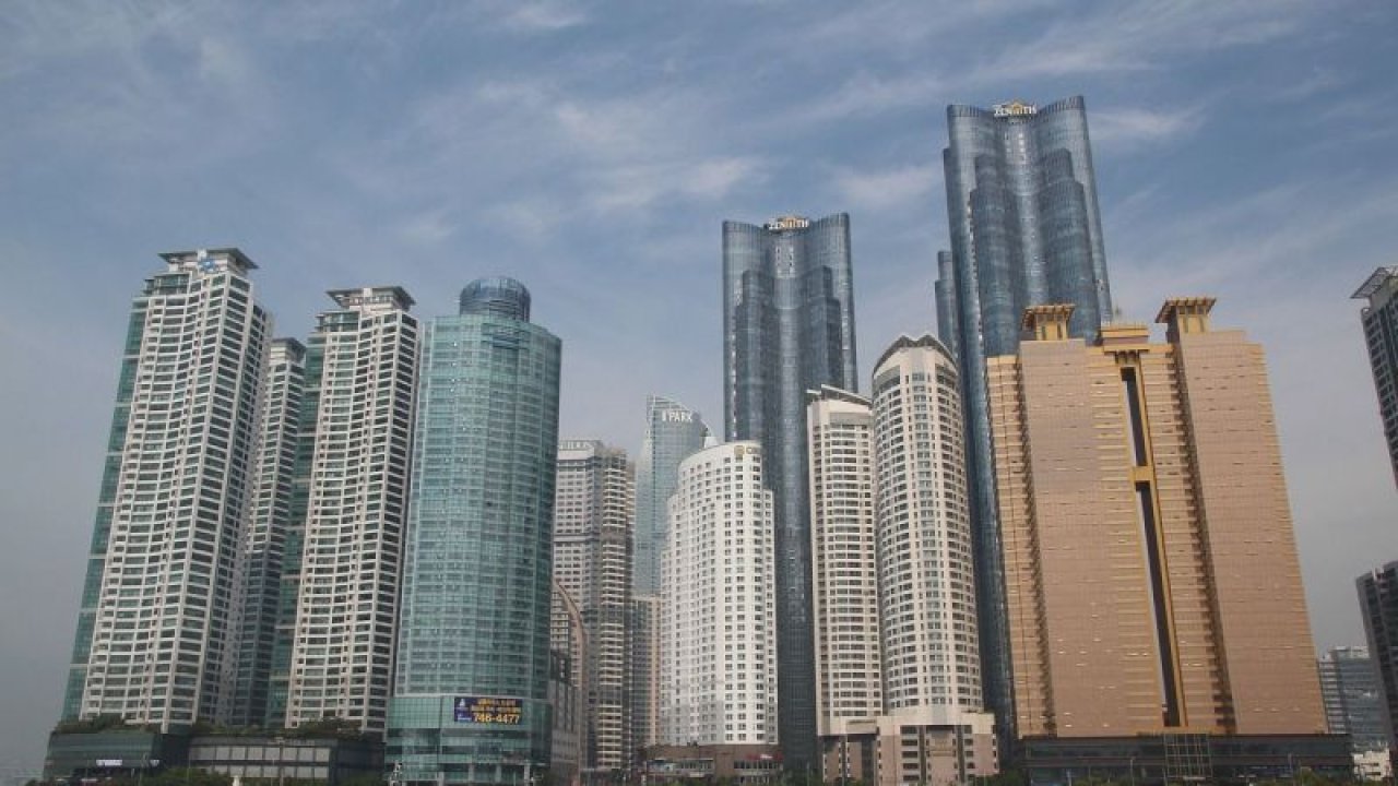 Orta gelirli konut kredisi başvuru nereye yapılır? Yeni Evim konut kredisi hangi banka veriyor? İşte Başvuru Şartları ve Detayları...