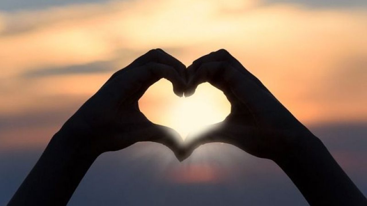 Aşık Olup Olmadığınızı Hemen Öğrenebilirsiniz! Kelebekler Uçar! İşte Aşık Olan Bir İnsanın Sergilediği Davranışlar…