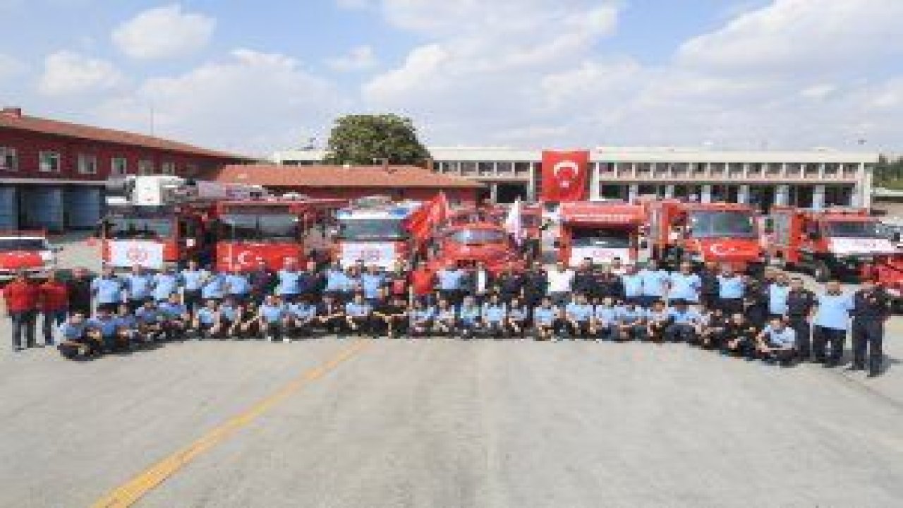 Ankara Büyükşehir Belediyesi İtfaiye Daire Başkanlığı “İtfaiye Haftası”nı kortej geçişiyle kutladı