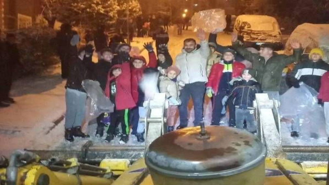 Ankara Haber: Pursaklar’da Kar Küreme Aracına Sevimli Protesto...