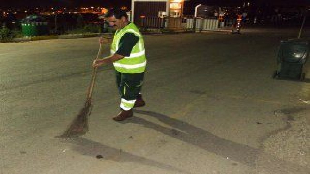 Çankaya Belediyesi çöplerin saat 21.00’de dışarı çıkarılması kuralına uyulmasını istedi