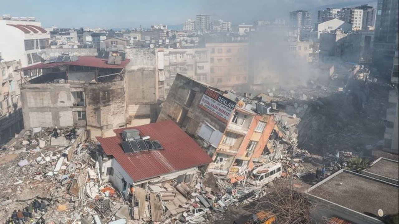 Canlı Yayında Büyük Olay! Kahramanmaraş’taki Depremden Sonra Öyle Bir İsyan Etti Ki…