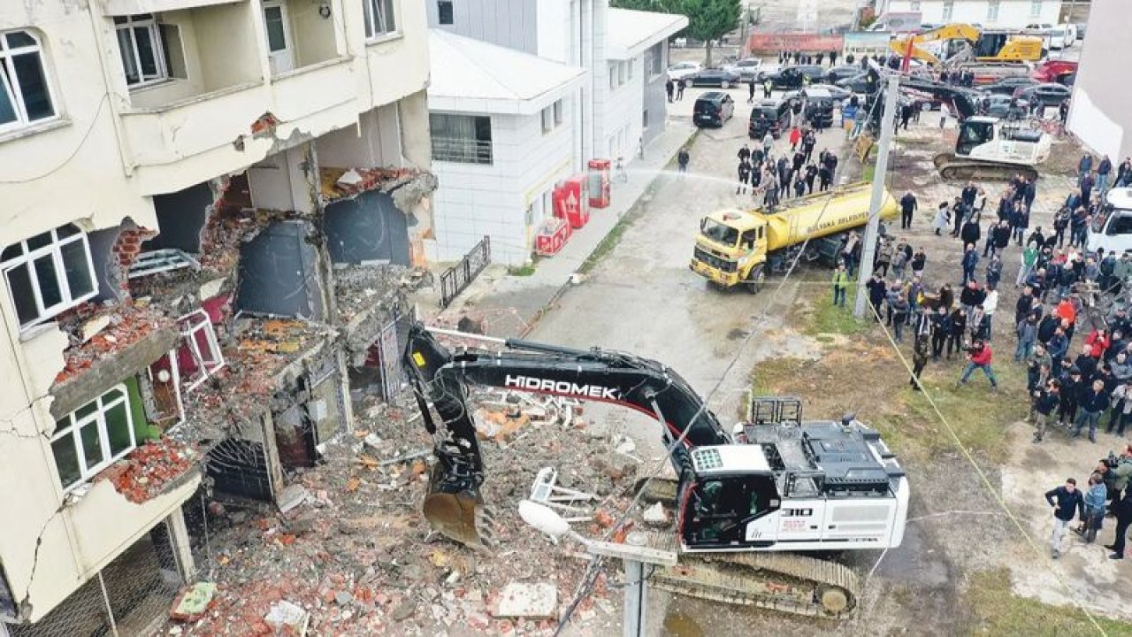Depremden Sonra Fatura Kabarıyor! Enkaz Kaldırma İşlemi 12 Milyar… 50 Binden Fazla Bina Yıkılmıştı…