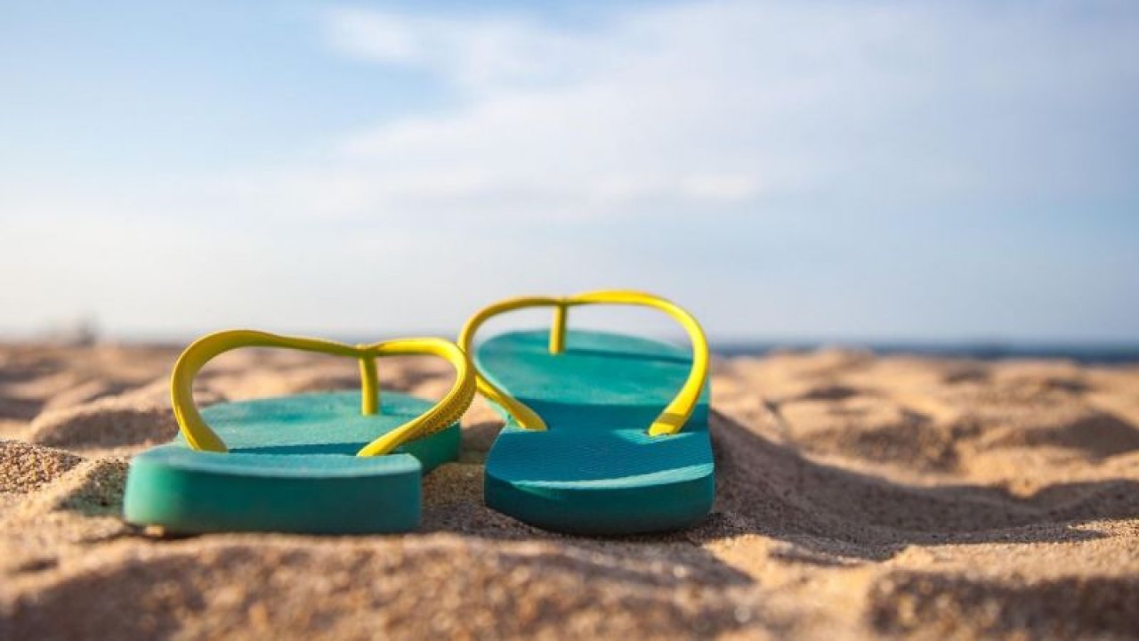 Terlik Ne Zaman ve Kim Tarafından İcat Edildiğini Duyunca Çok Şaşıracaksınız! Parmak Arası Ve Crocs Terlik Ne Zaman Çıktı! İşte Terlik Haberi...