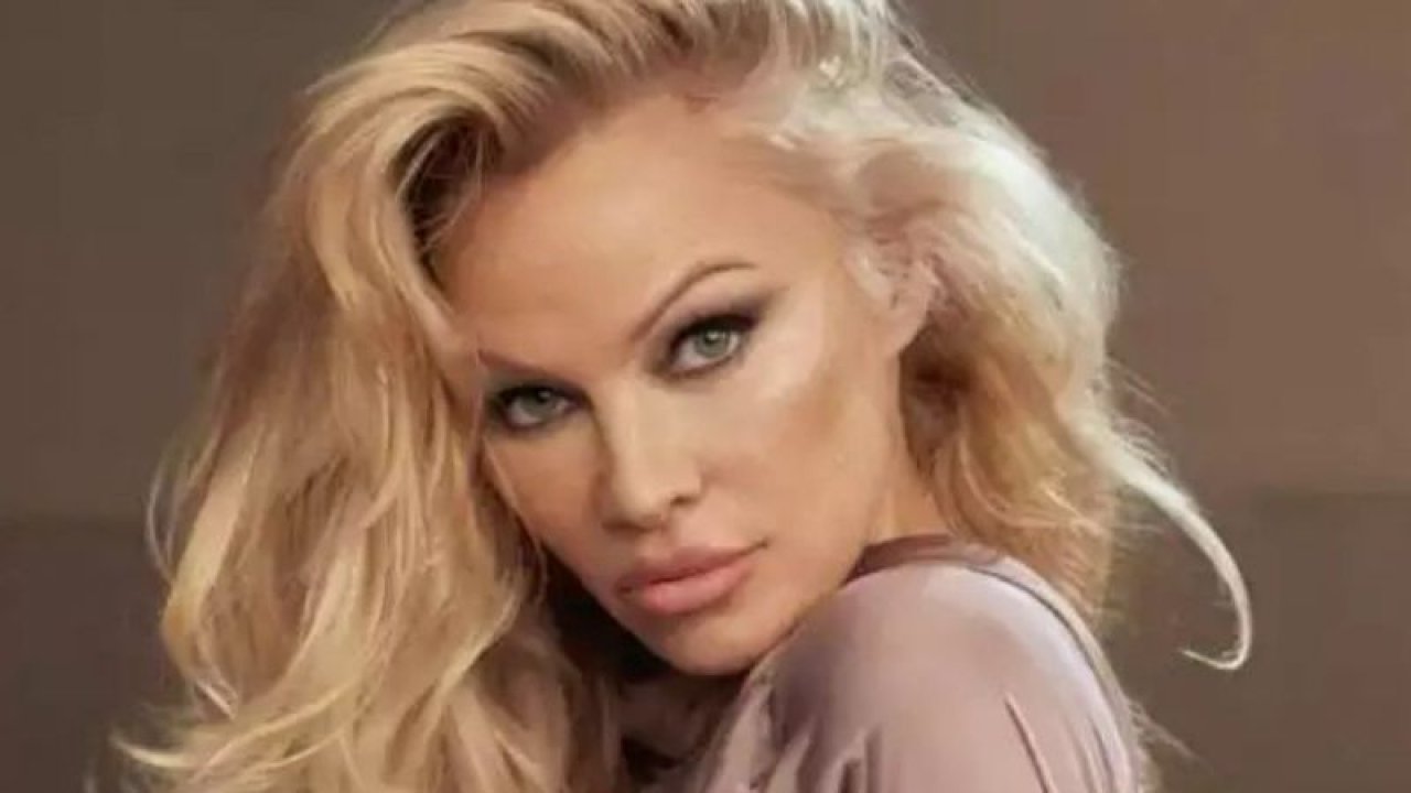 Pamela Anderson 12 Yaşındayken Tecavüze Uğradığını Açıkladı! Pamela Anderson Kimdir, Kaç Yaşında, Nasıl Ünlü Oldu! Meğer Playboy Dergisi…