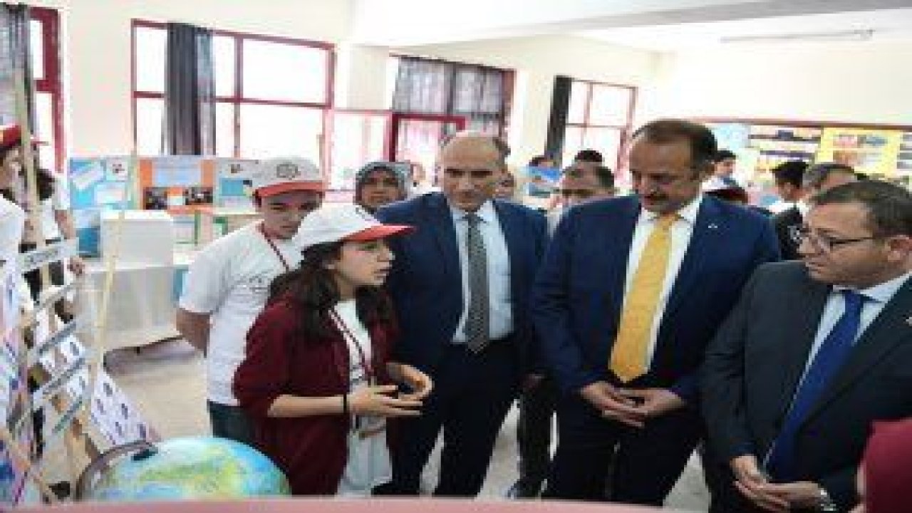 Mamak Yahya Kemal Ortaokulu tarafından Tübitak 4006 Bilim Fuarı düzenlendi