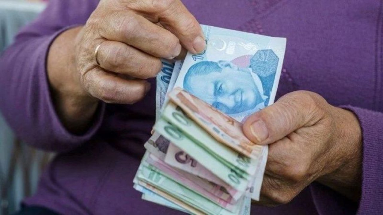 Hiç Çalışmayan Ankaralı Kadınlara Emeklilik Müjdesi Geldi! 25 Yıl Evli Kalan Ev Hanımları İçin Emeklilik Mümkün Mü? İşte Şartlar…