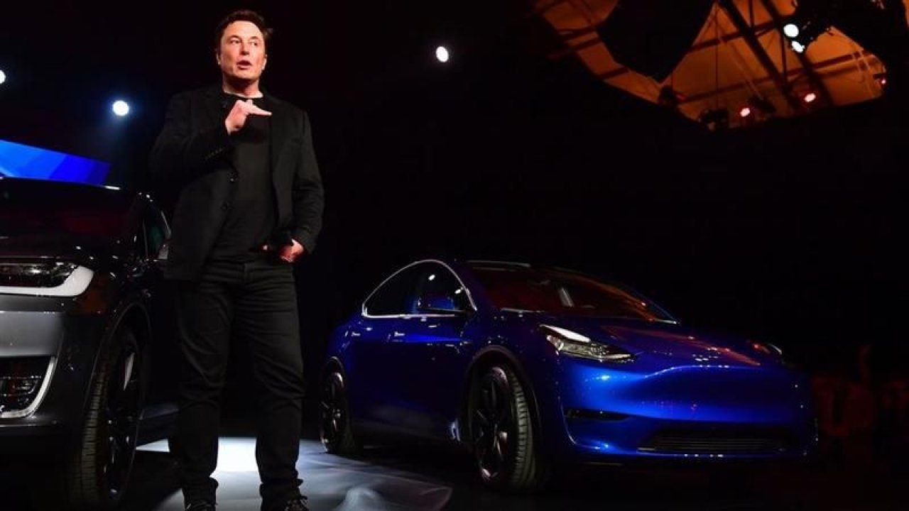 Tesla Teslimatları 6 Mayıs’ta Yapmaya Başlıyor! Elon Musk Bizzat Kendisi İlgileniyor! Dağıtım Sadece Tek Bir Noktadan Yapılacak! İşte O Nokta