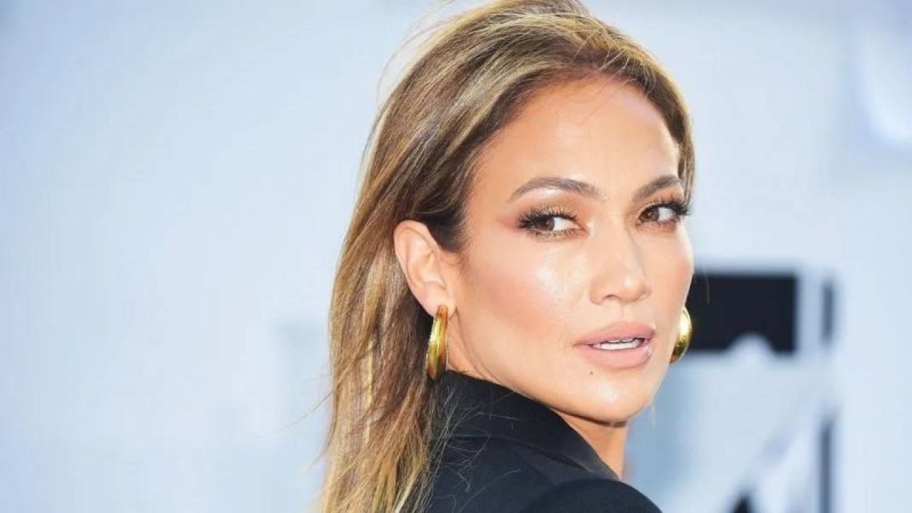 Jennifer Lopez’in Güzellik Sırları Yıllar Sonra Ortaya Çıktı: 4 Kuralını Açıkladı; Hayranlarına Mutlaka Önerdi! İşte Jennifer Lopez’in Yaşlanma Karşıtı Sırları