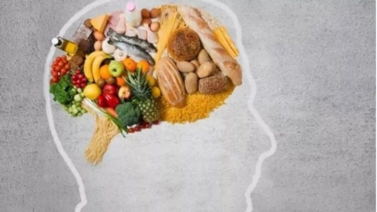 Hafızayı güçlendiren besinler neler? Bunları yiyenler unutkanlık yaşamıyor!