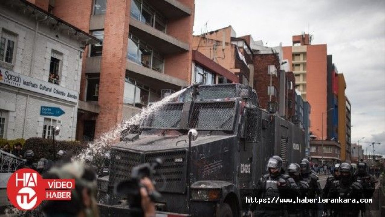 Kolombiya'nın başkentinde öğrenci protestosu