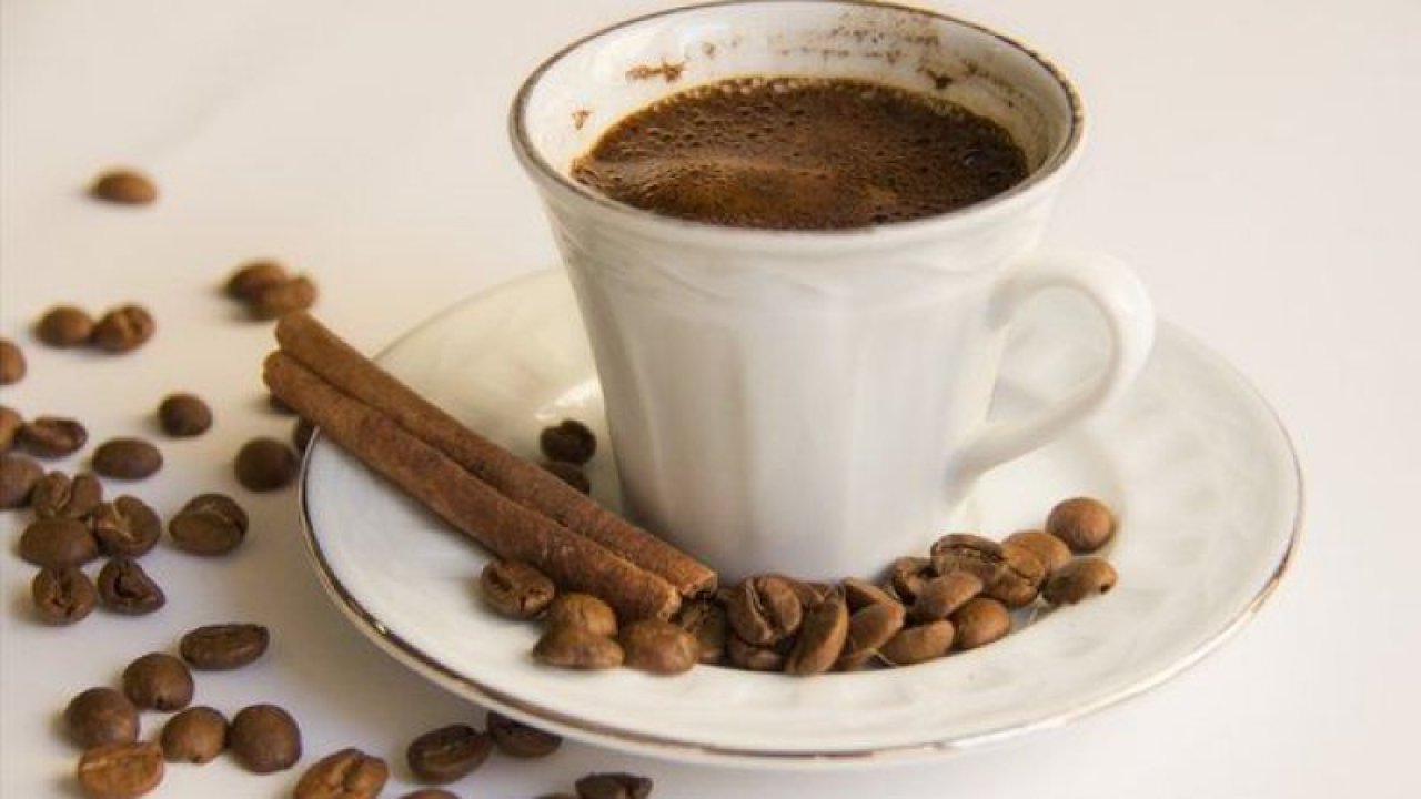 Türk kahvesinin içine bir kaşık ekleyen, beş beden küçülüyor: Zayıflamak isteyenler, bu formülün peşinde! Metabolizma jet hızıyla çalışıyor…