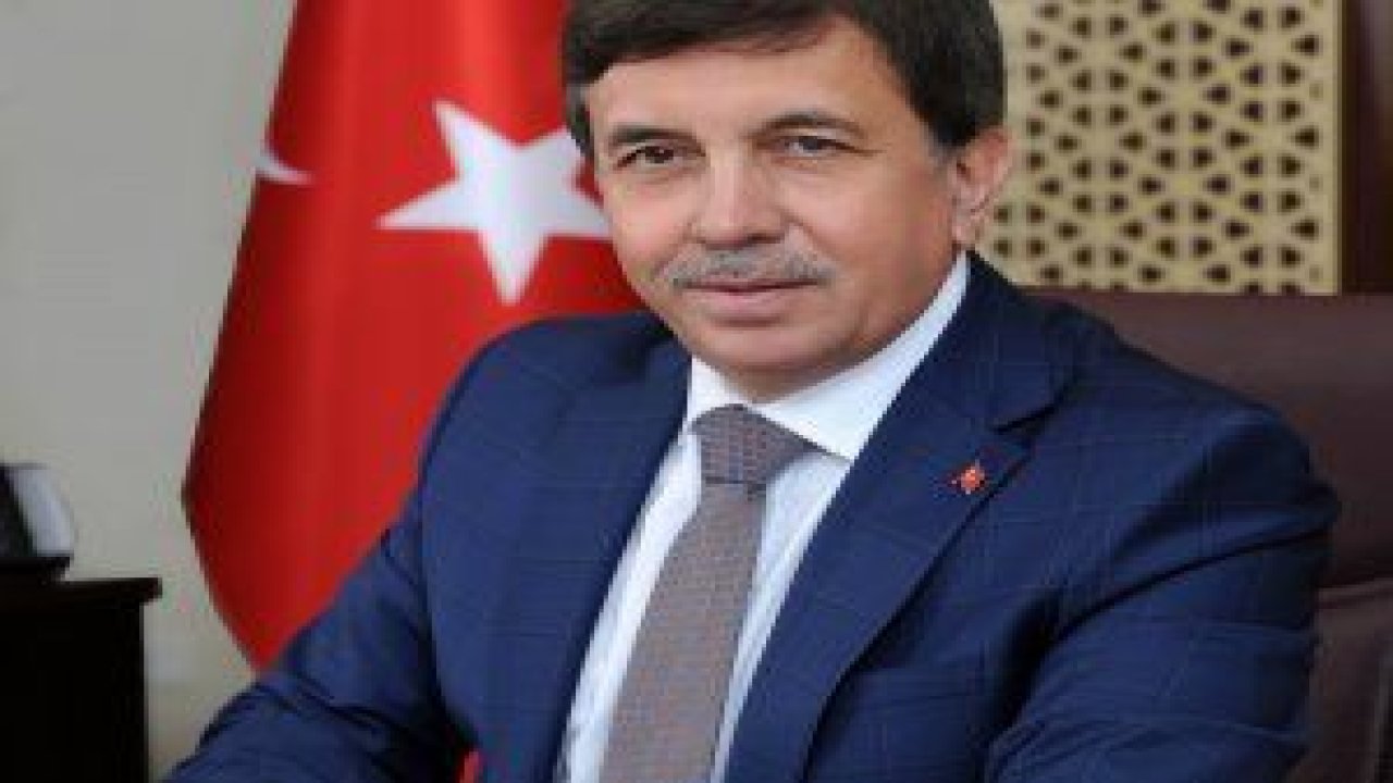 Pursaklar Belediye Başkanı Selçuk Çetin, Cumhuriyet Bayramı dolayısıyla mesaj yayımladı