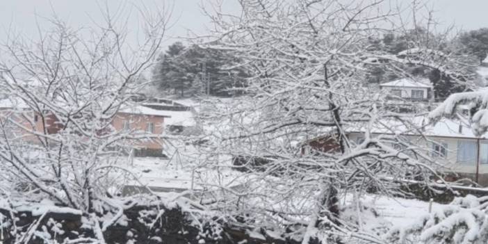Ankara’ya Kar Yağdı! Sabah Uyandılar ve Şok Oldular! Ankara’da Nisan’da Kar Yağdı!