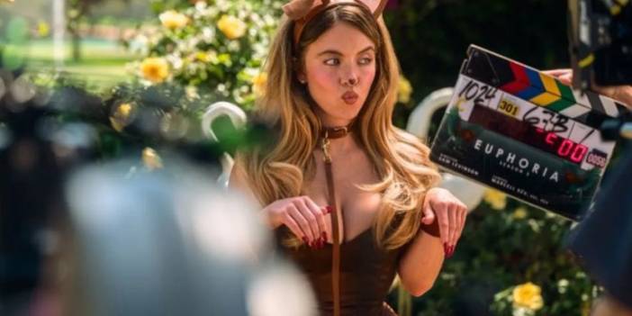 Euphoria’da Sınır Aşıldı mı? Seyirciler Yoğun Tepki Gösterdi! Sydney Sweeney’nin Cesur Sahneleri Gündeme Oturdu!