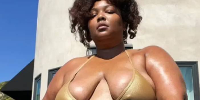 27 Kilo Veren Lizzo Doğum Gününde Şov Yaptı! Süper Mini Elbisesiyle Herkesi Şaşkına Çevirdi!