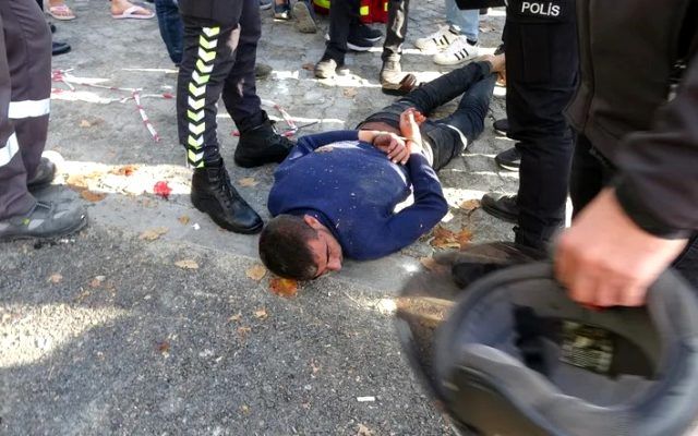 İstanbul'da Vahşet:  Para Vermeyen Kadının Karnına İnşaat Demiri Sapladı!