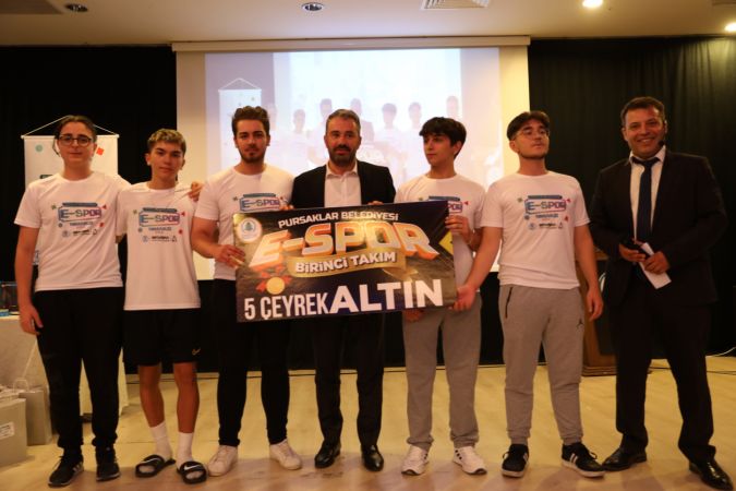Pursaklar E-Spor Ödülleri Başkan Ertuğrul Çetin'den...
