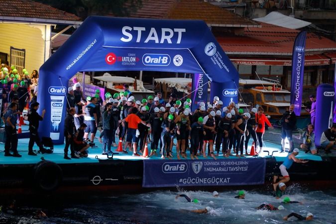 ABDde ilk Türkçe Tiyatro İlgi Gördü!