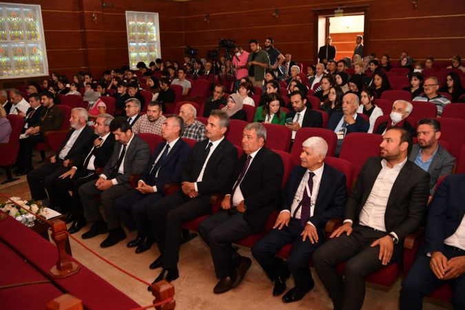 Ankara’nın İlk Edebiyat Festivali Mamak’ta Başladı...