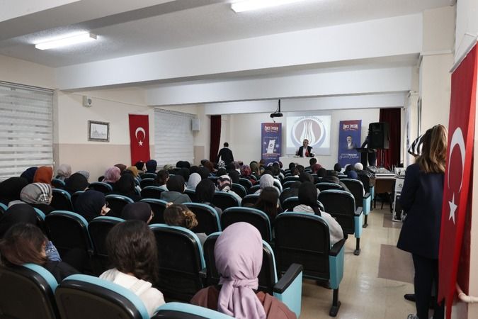 Ankara Haber; Sincan Belediye Başkanı Ercan Öğrencilerle Buluştu!
