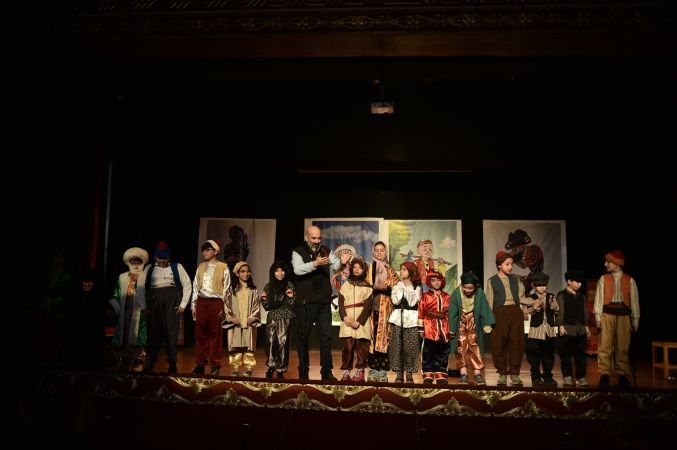 Ankara Haber; Mamak Belediyesi’nden Ücretsiz Tiyatro Ziyafeti