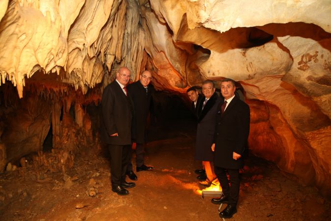Ankara Haber; Tulumtaş Mağarasına Siyaset ve İş Dünyasından Ziyaret! Tulumtaş Mağarası Nerede, Özelliği Nedir, Ne Zaman Açılacak?