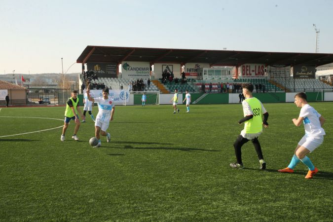 Ankara Haber: Gölbaşı Belediye Başkanı Şimşek Ülkü Ocakları Futbol Turnuvasının Açılış Maçına Katıldı !