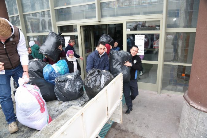 Ankara Haber: Keçiören’de Deprem Bölgesi Yardımları Toplanmaya Devam Ediyor! 2 Tır ve 3 Kamyon Yola Çıktı...