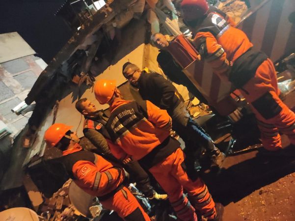 Ankara Haber: Mamak Belediyesi Ekipleri Deprem Bölgesine Ulaştı...