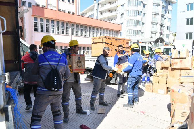 Ankara Haber: Mamak İyilikte Birbiriyle Yarışıyor! Toplanan Yardımlar İvedilikle Bölgeye Ulaştırılıyor...
