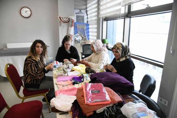 Ankara Haber: Mamaklı Hanımlar Depremzedeler İçin El Ele Verdi...