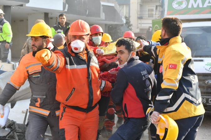 Ankara Haber: Mamak Belediyesi İlk Günden İtibaren Deprem Bölgesinde...